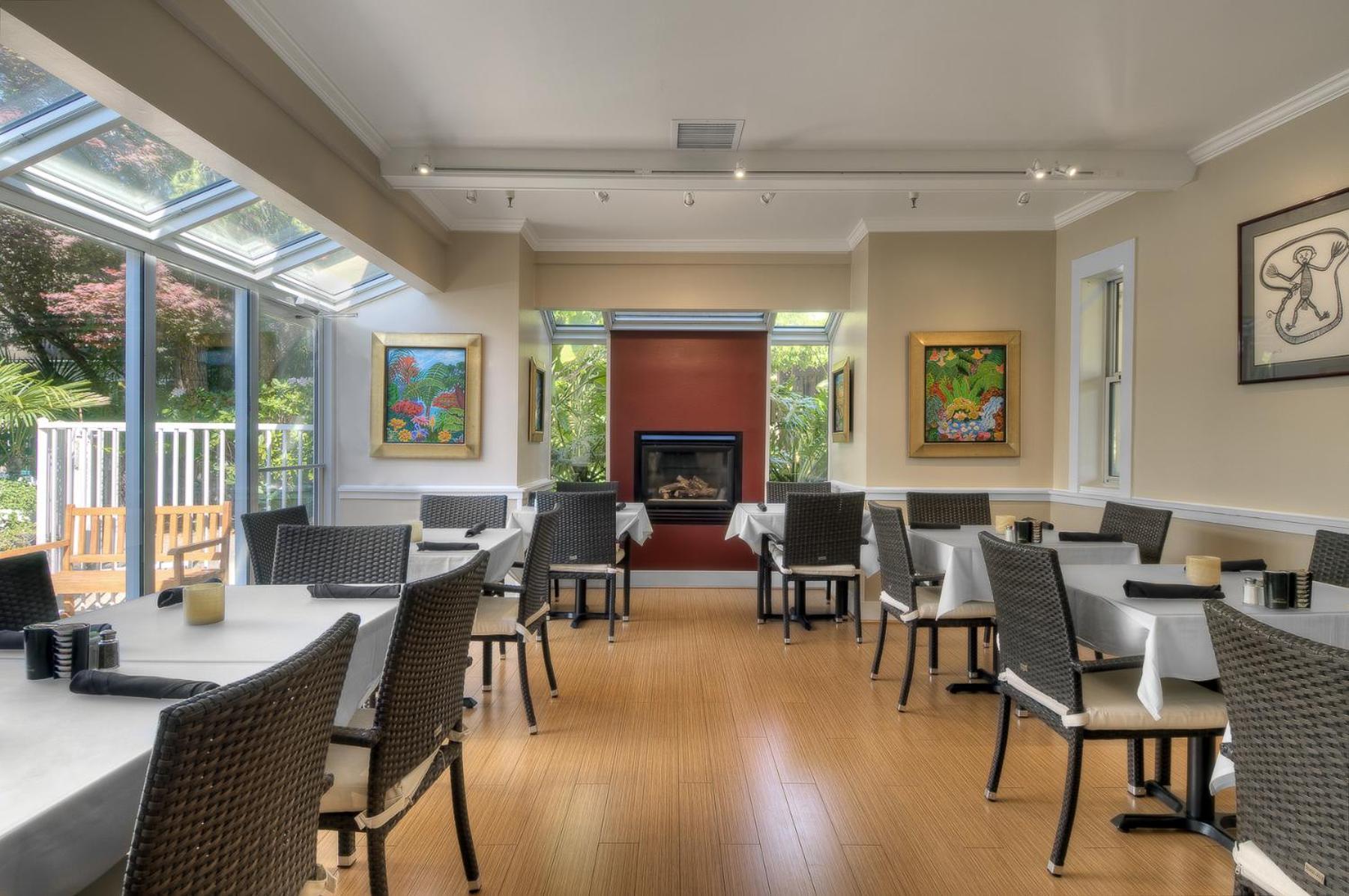 Dinah's Garden Hotel photo 17