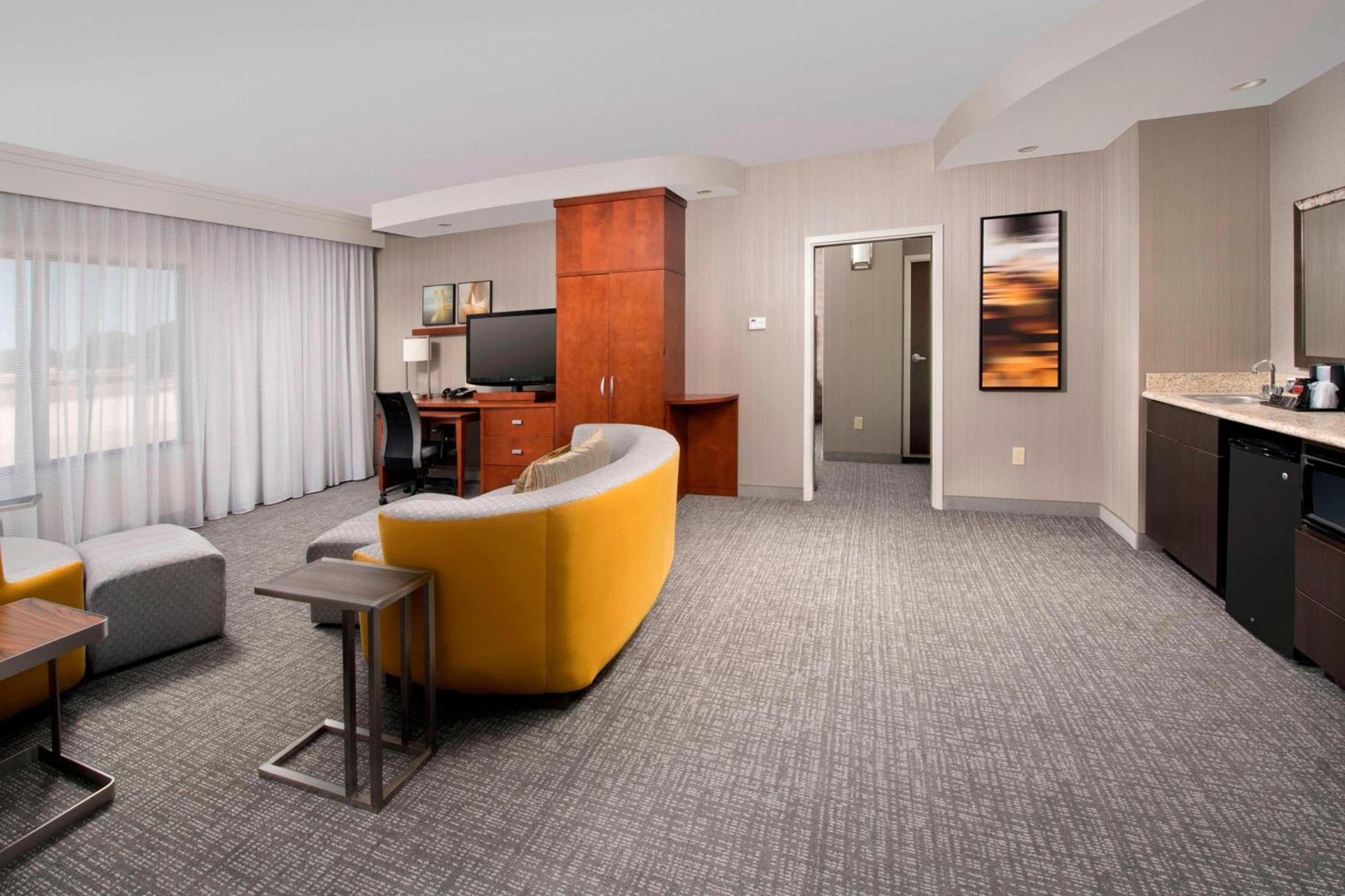 Courtyard by Marriott Tyler photo 10