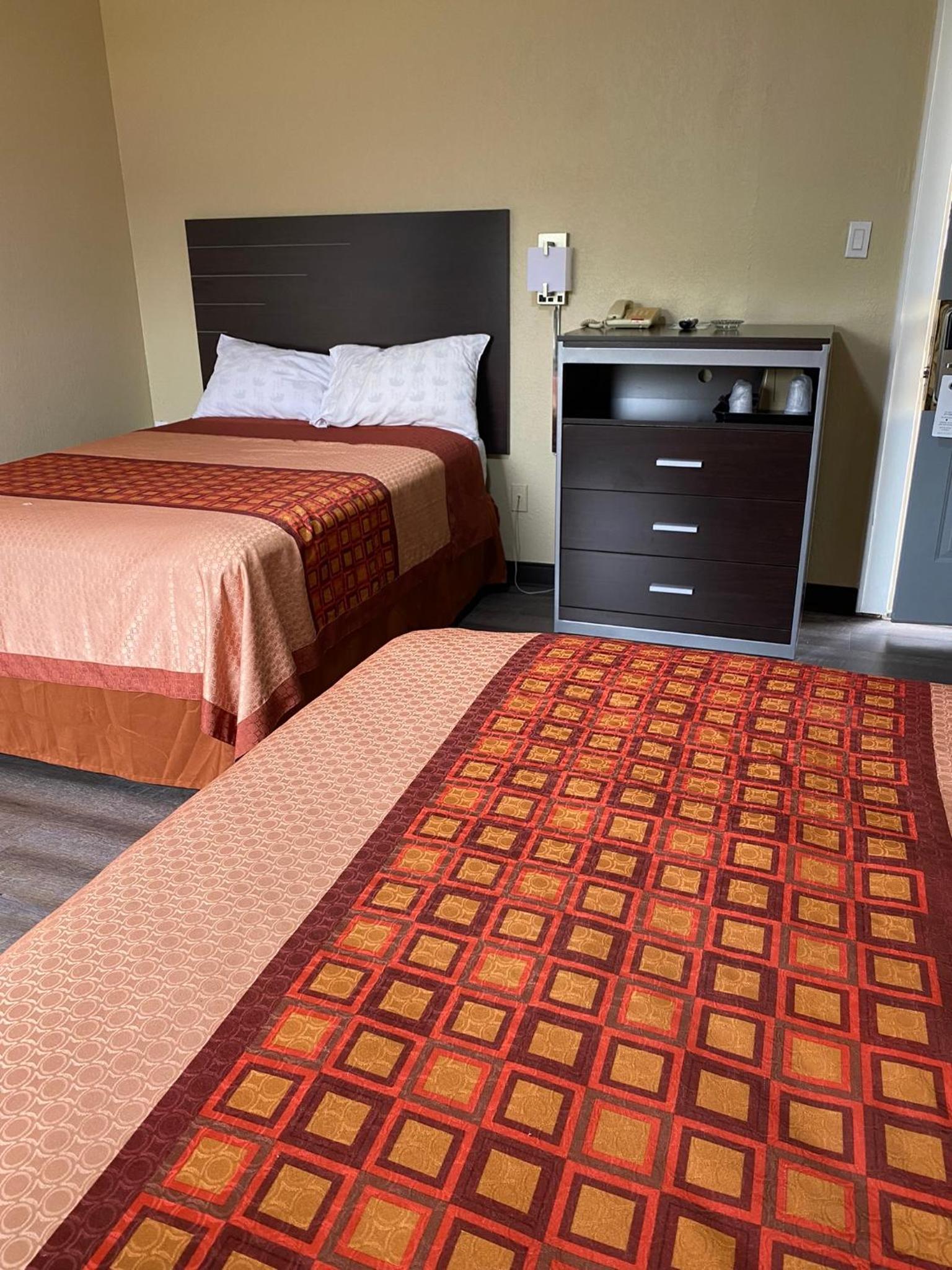 Savannah Motel photo 13