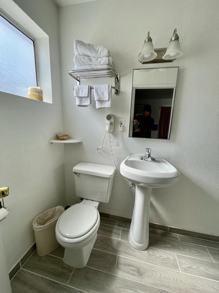 Desert Inn photo 15