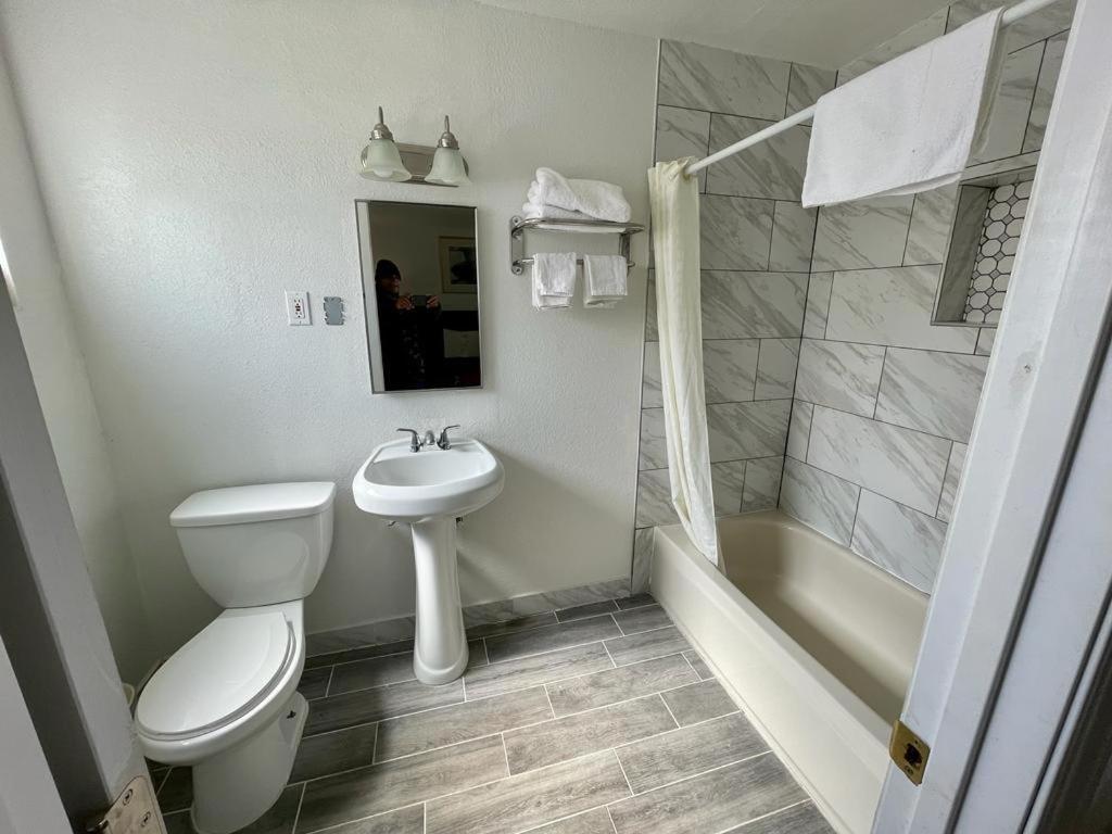 Desert Inn photo 17