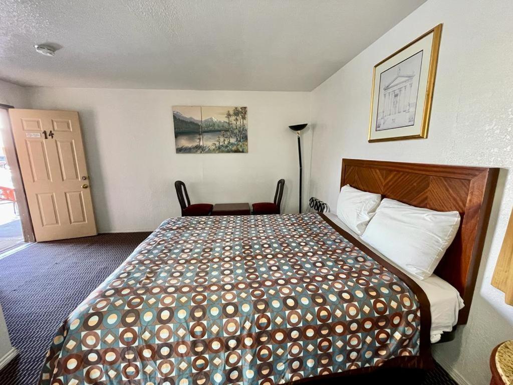 Desert Inn photo 27