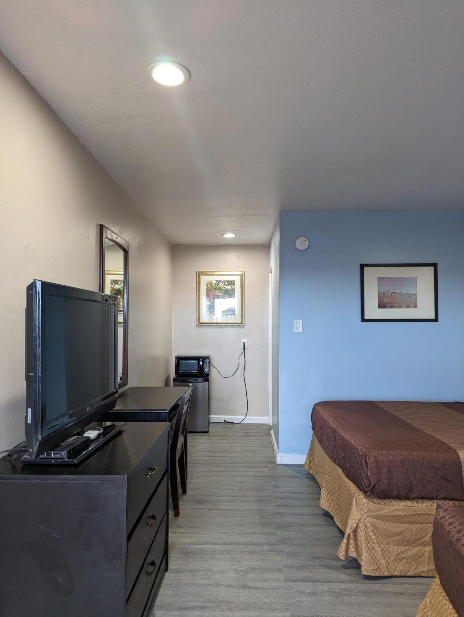 BEST MOTEL on Historic Route 66, Barstow photo 10