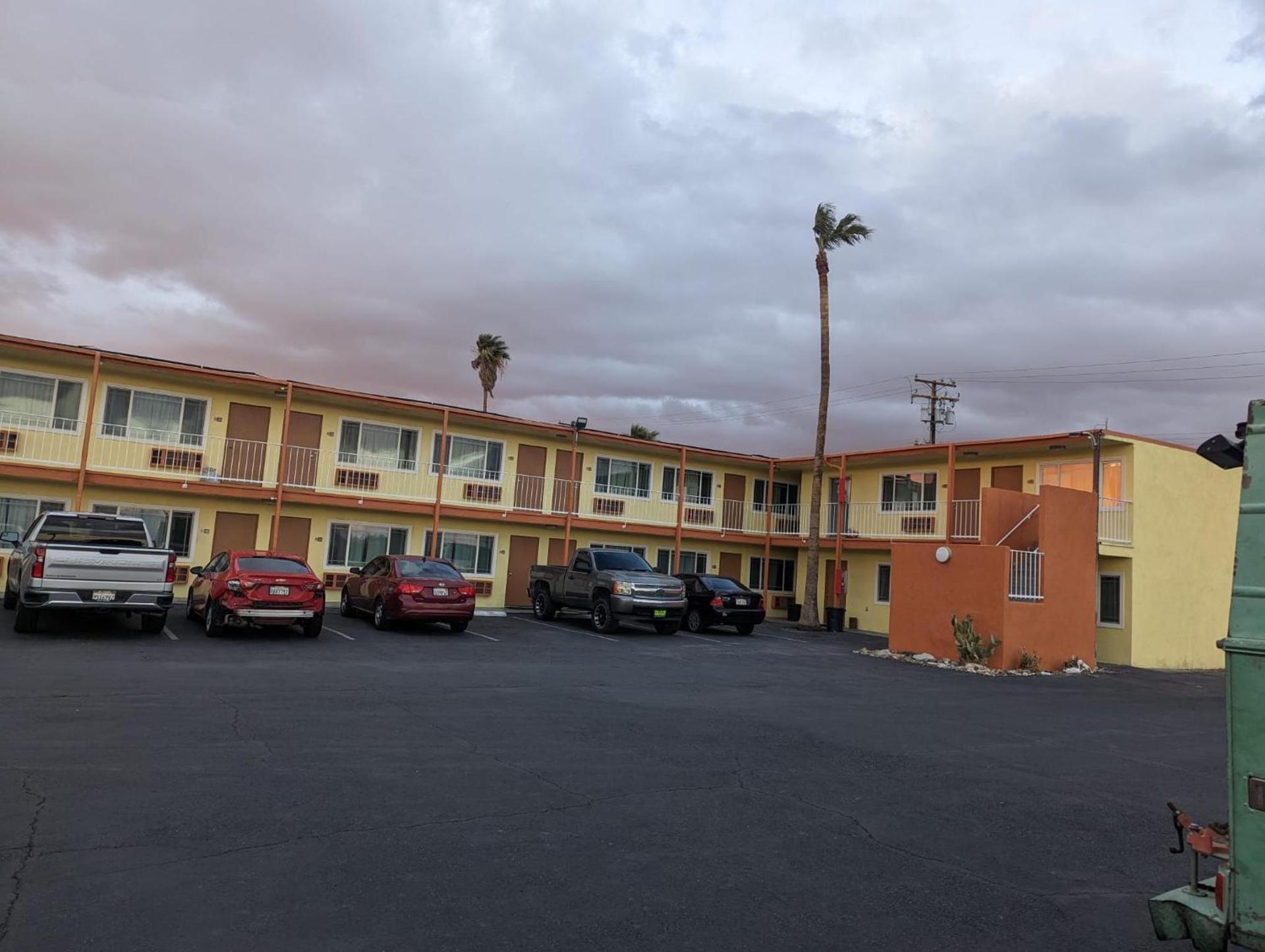 BEST MOTEL on Historic Route 66, Barstow photo 25