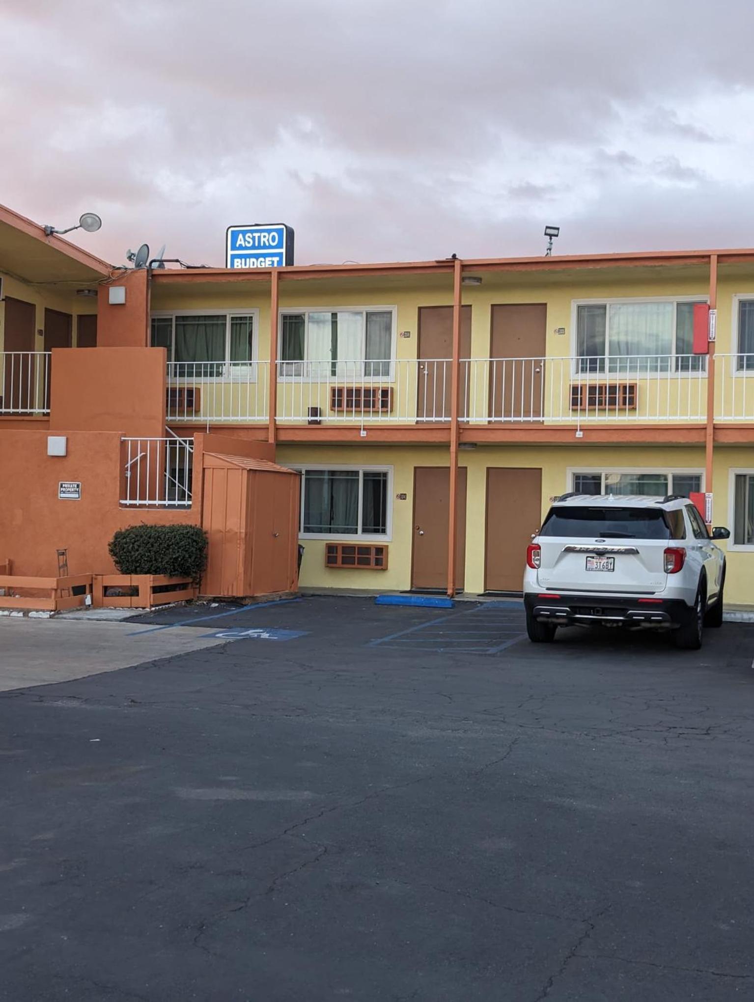 BEST MOTEL on Historic Route 66, Barstow photo 30