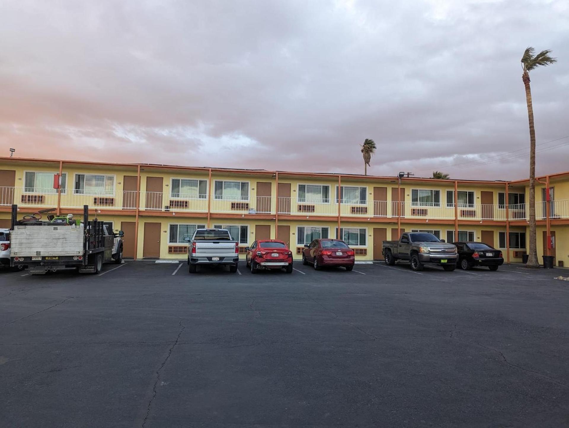 BEST MOTEL on Historic Route 66, Barstow photo 36