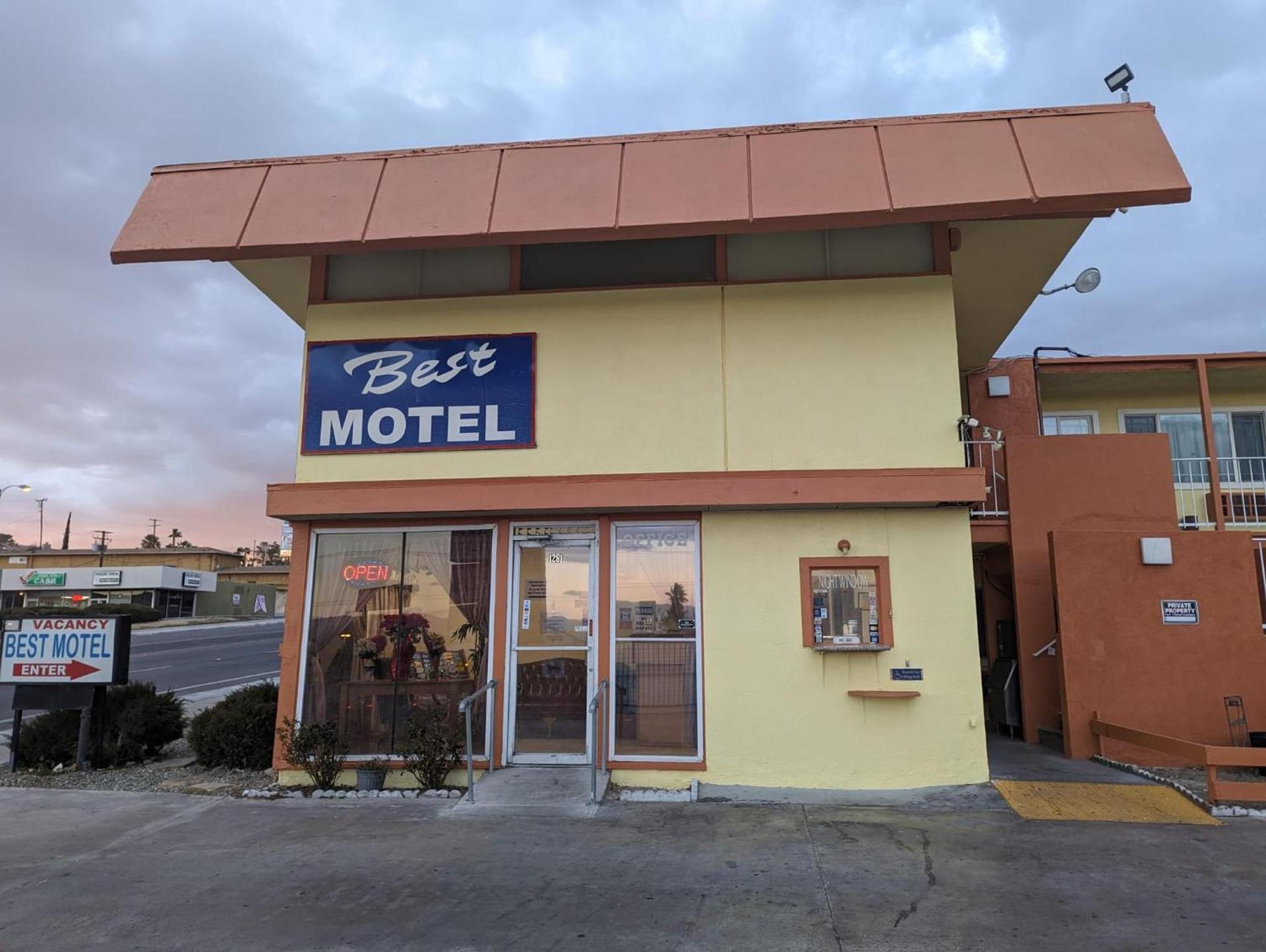 BEST MOTEL on Historic Route 66, Barstow photo 38