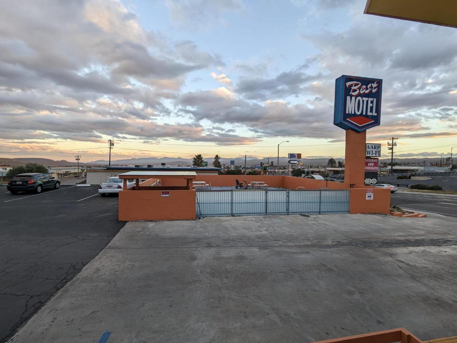 BEST MOTEL on Historic Route 66, Barstow photo 42