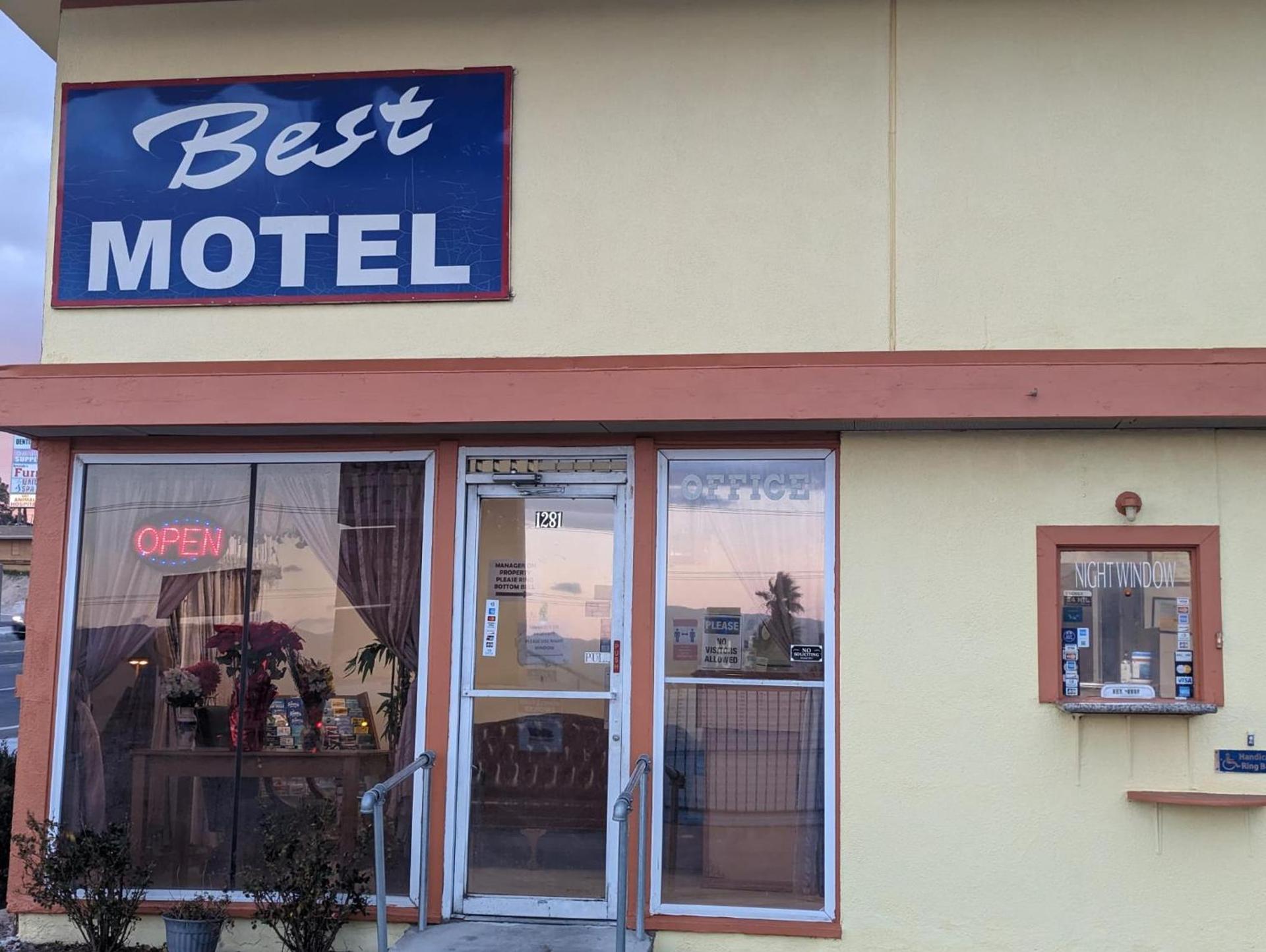 BEST MOTEL on Historic Route 66, Barstow photo 44