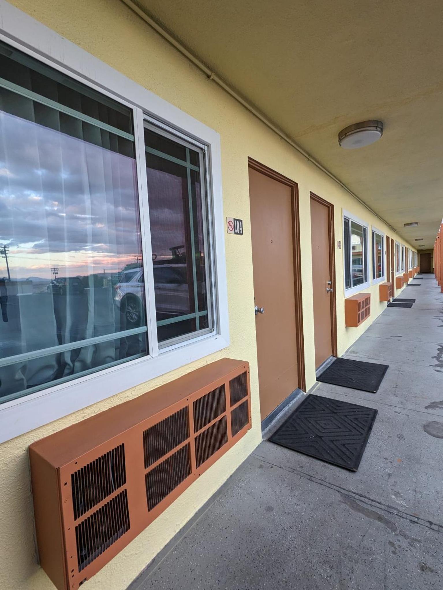 BEST MOTEL on Historic Route 66, Barstow photo 54