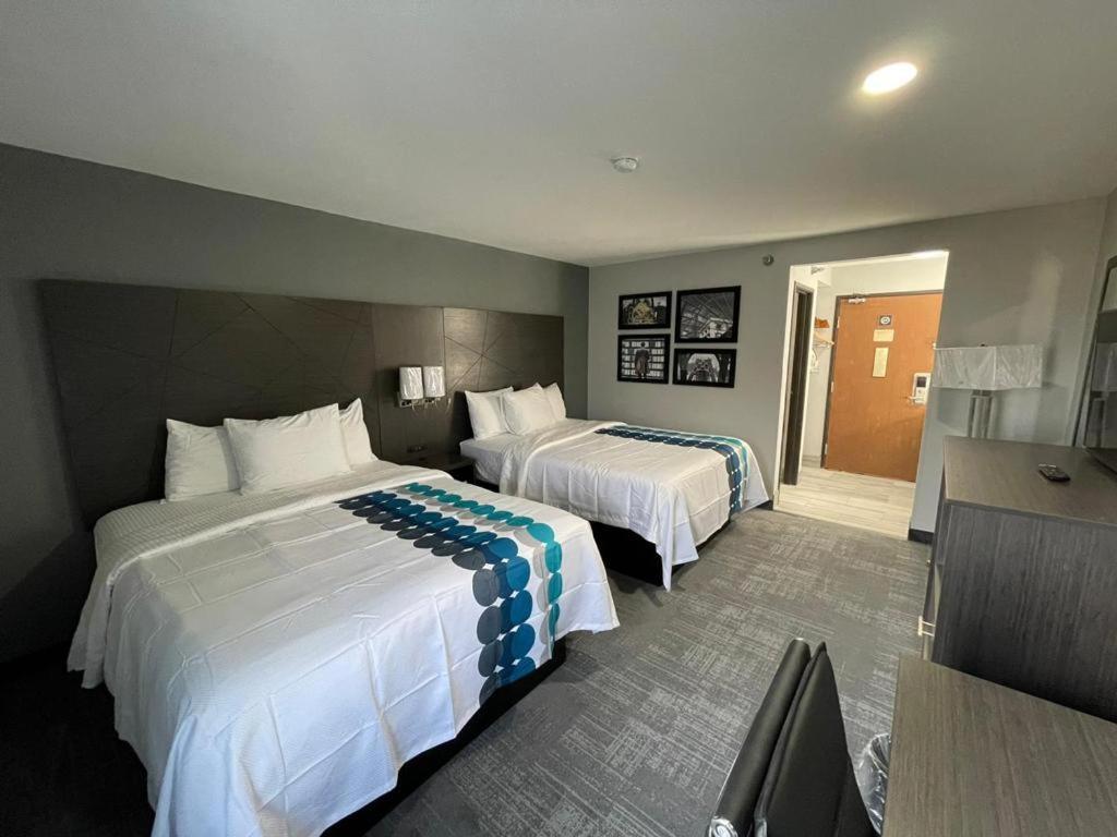 La Quinta Inn by Wyndham Indianapolis Airport Executive Dr photo 31