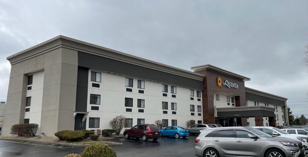 La Quinta Inn by Wyndham Indianapolis Airport Executive Dr photo 25
