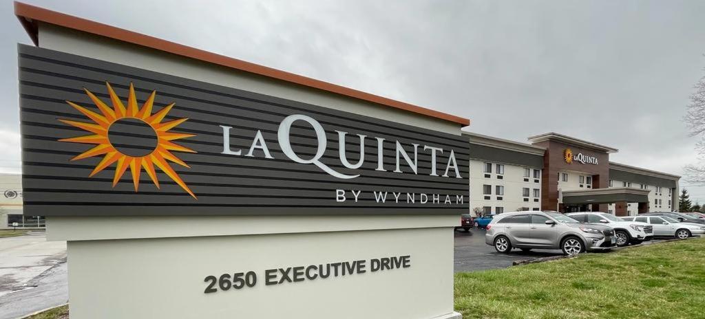 La Quinta Inn by Wyndham Indianapolis Airport Executive Dr photo 36