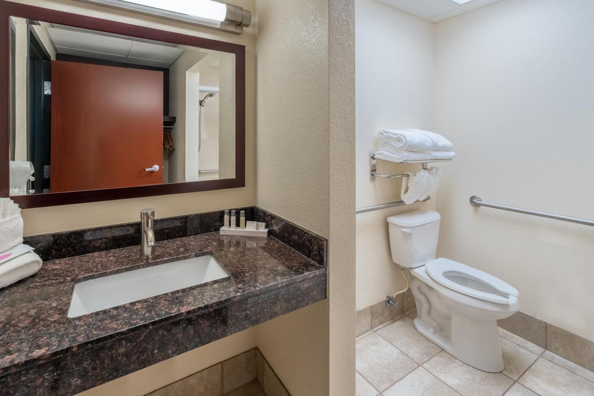 Grand Williston Hotel and Conference Center photo 65