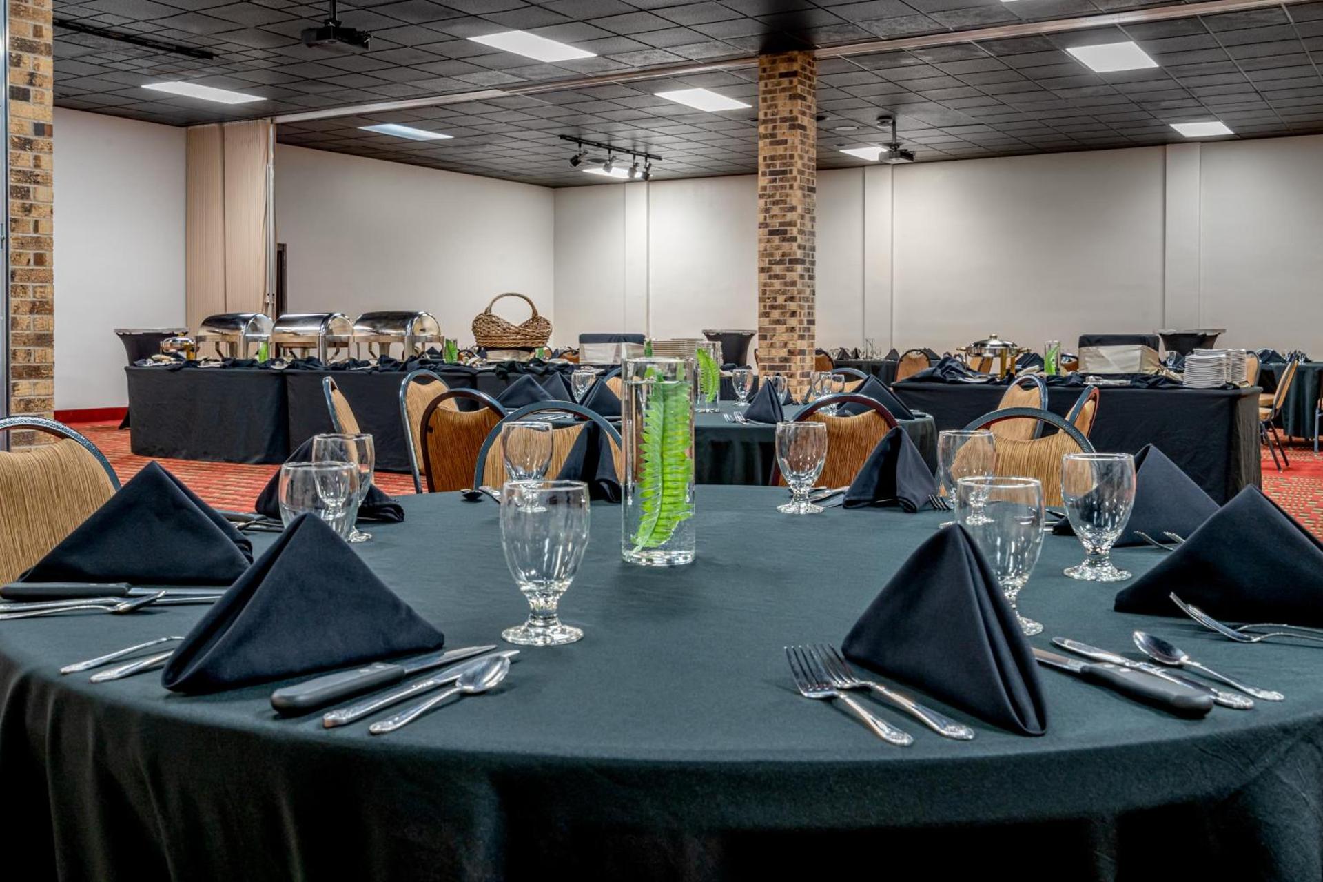 Grand Williston Hotel and Conference Center photo 67