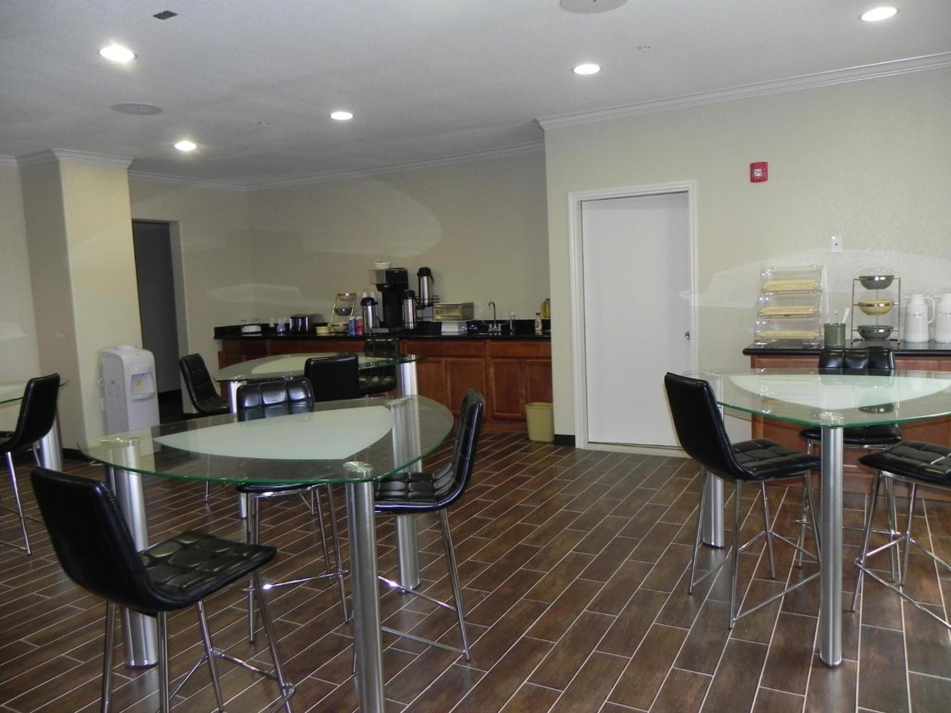 Quality Inn & Suites photo 35