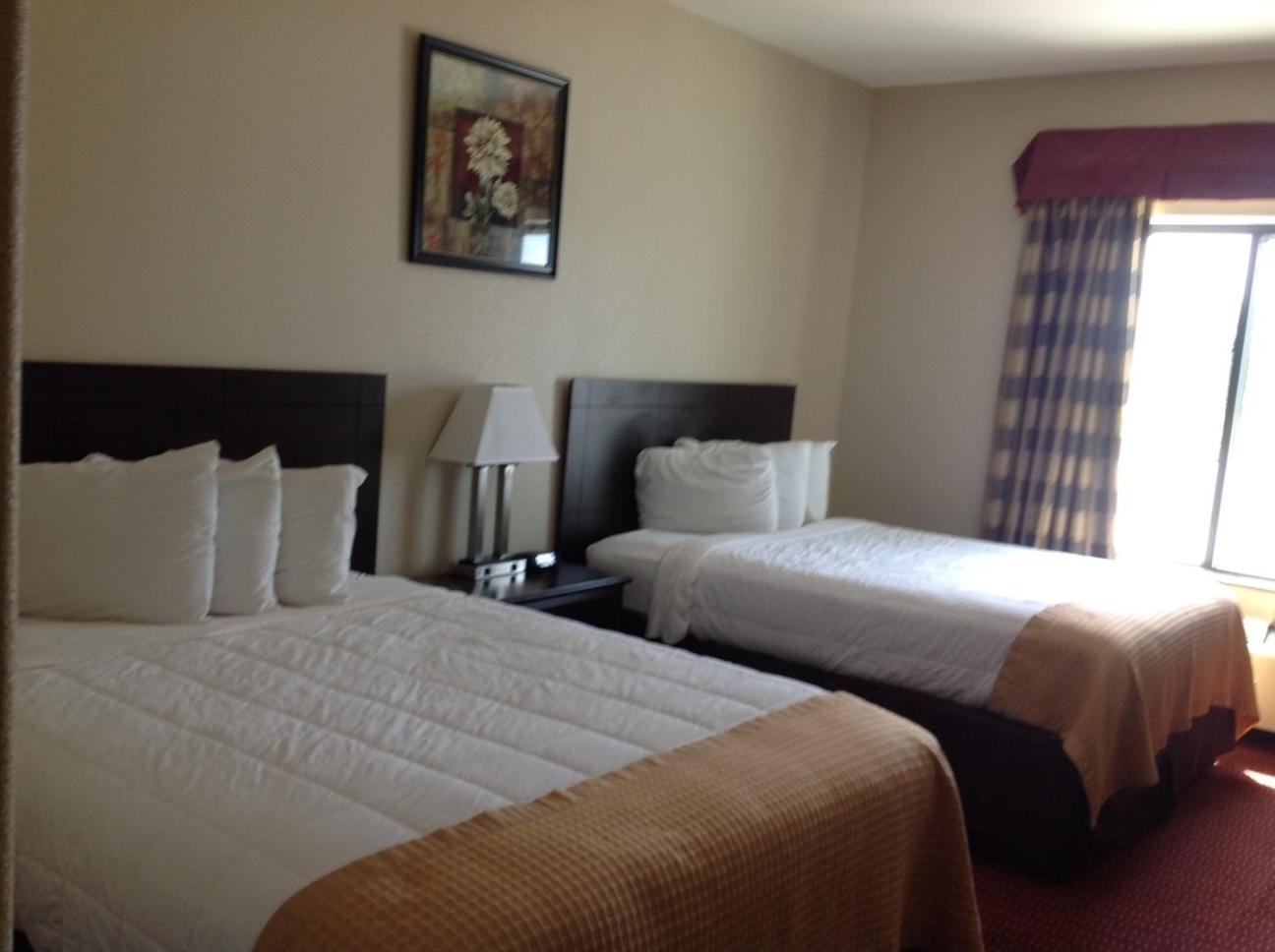 Quality Inn & Suites photo 32