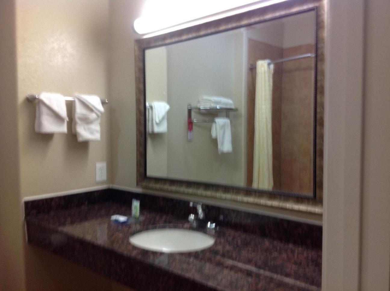 Quality Inn & Suites photo 10