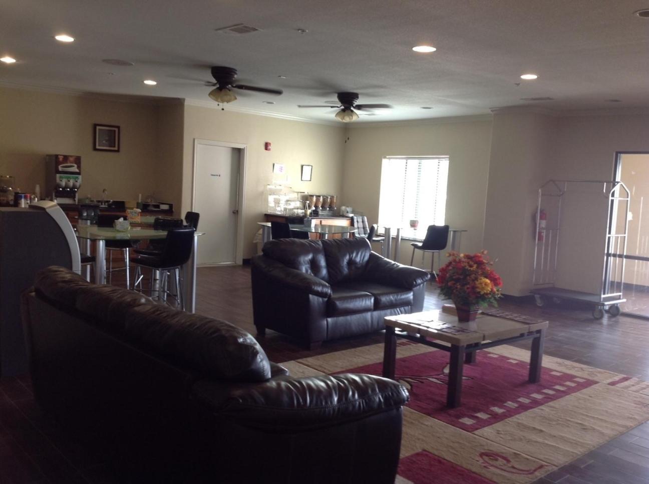 Quality Inn & Suites photo 12