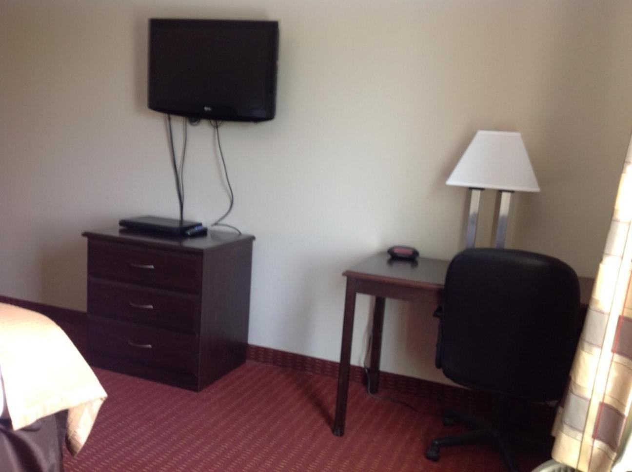 Quality Inn & Suites photo 22