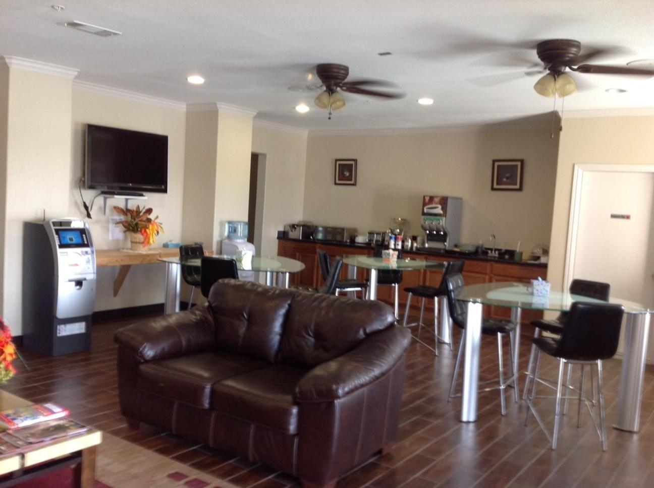 Quality Inn & Suites photo 23