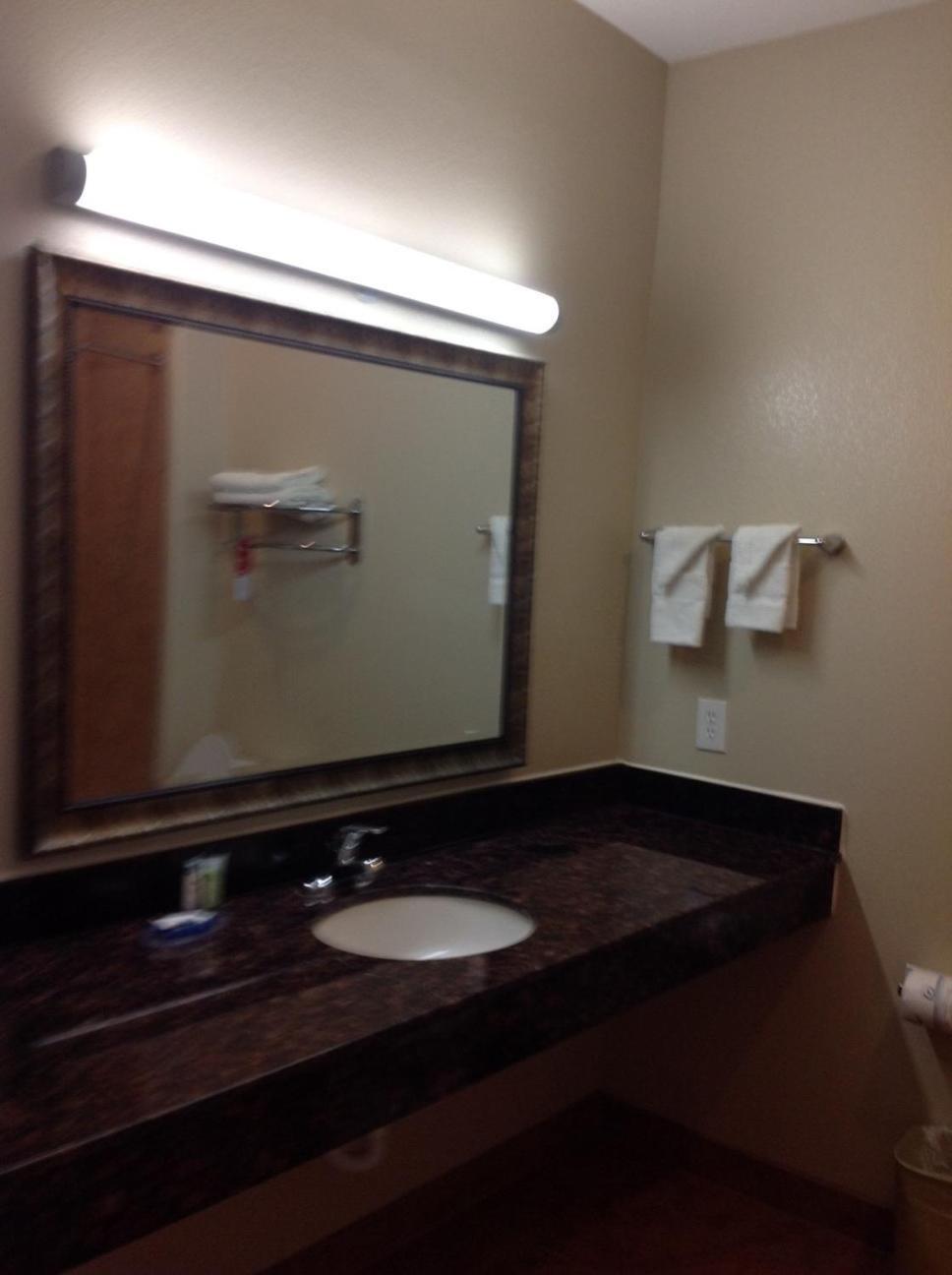 Quality Inn & Suites photo 28