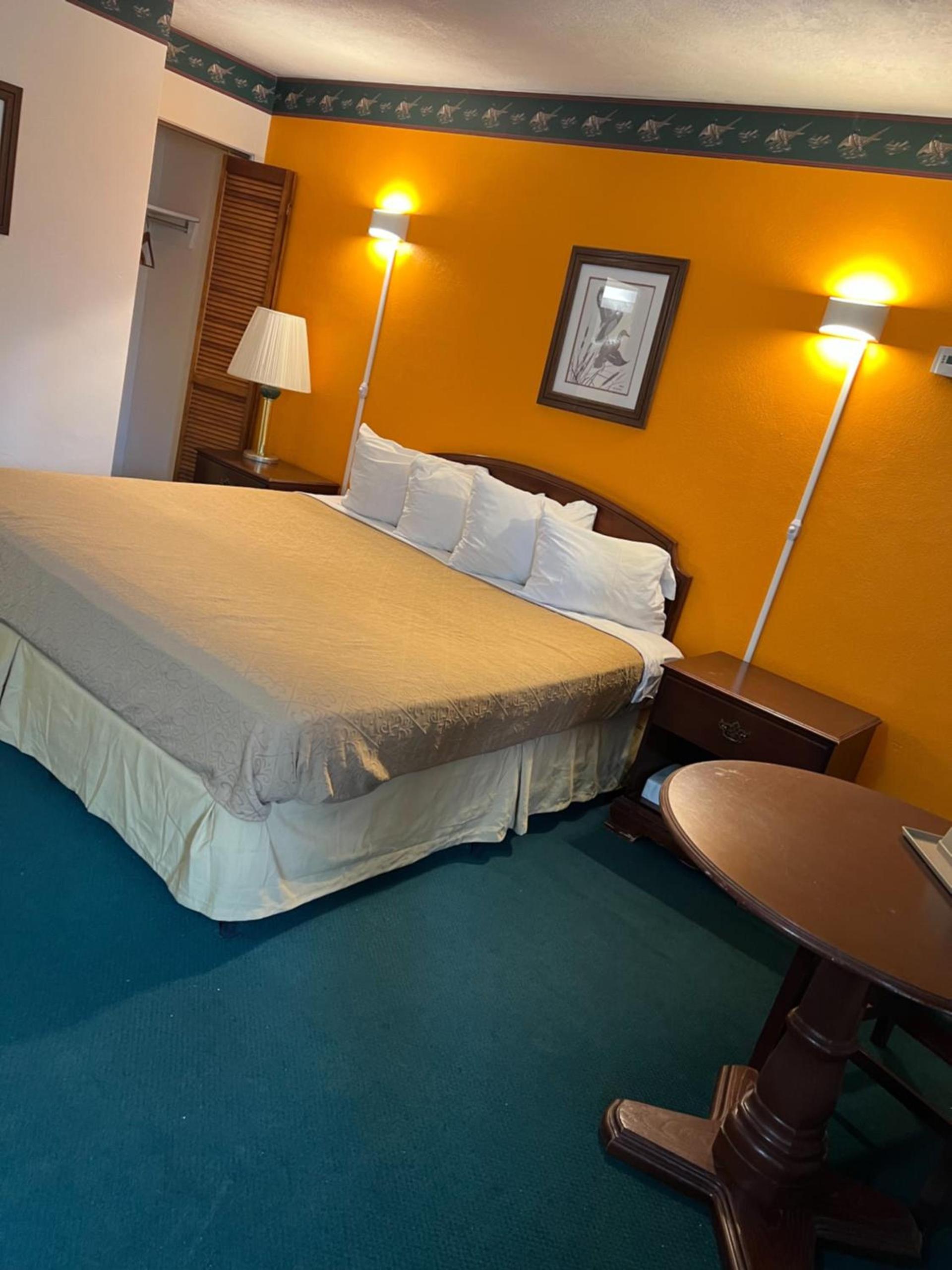 Sunrise Motel photo 16