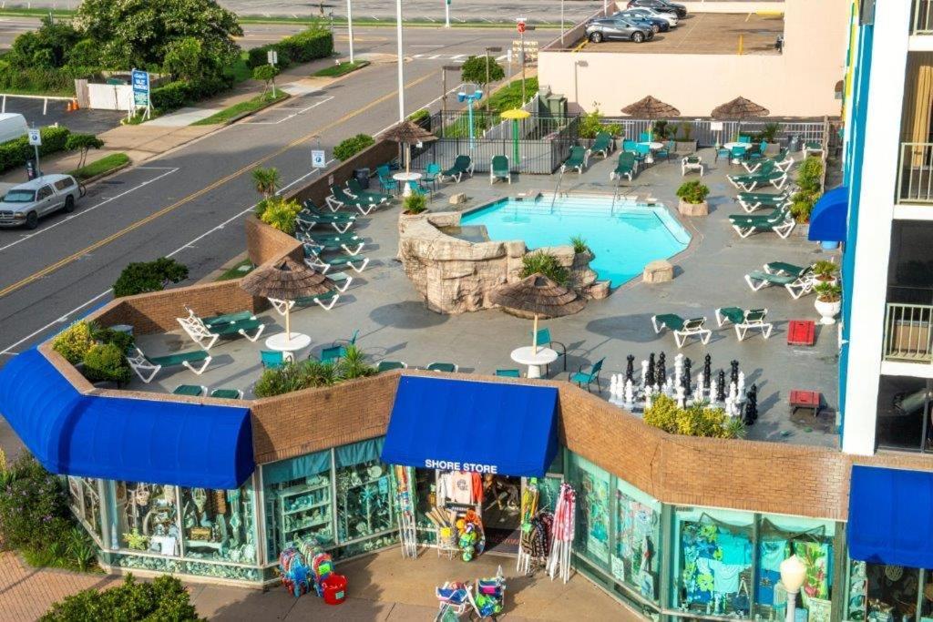 Days Inn by Wyndham Virginia Beach At The Beach photo 7