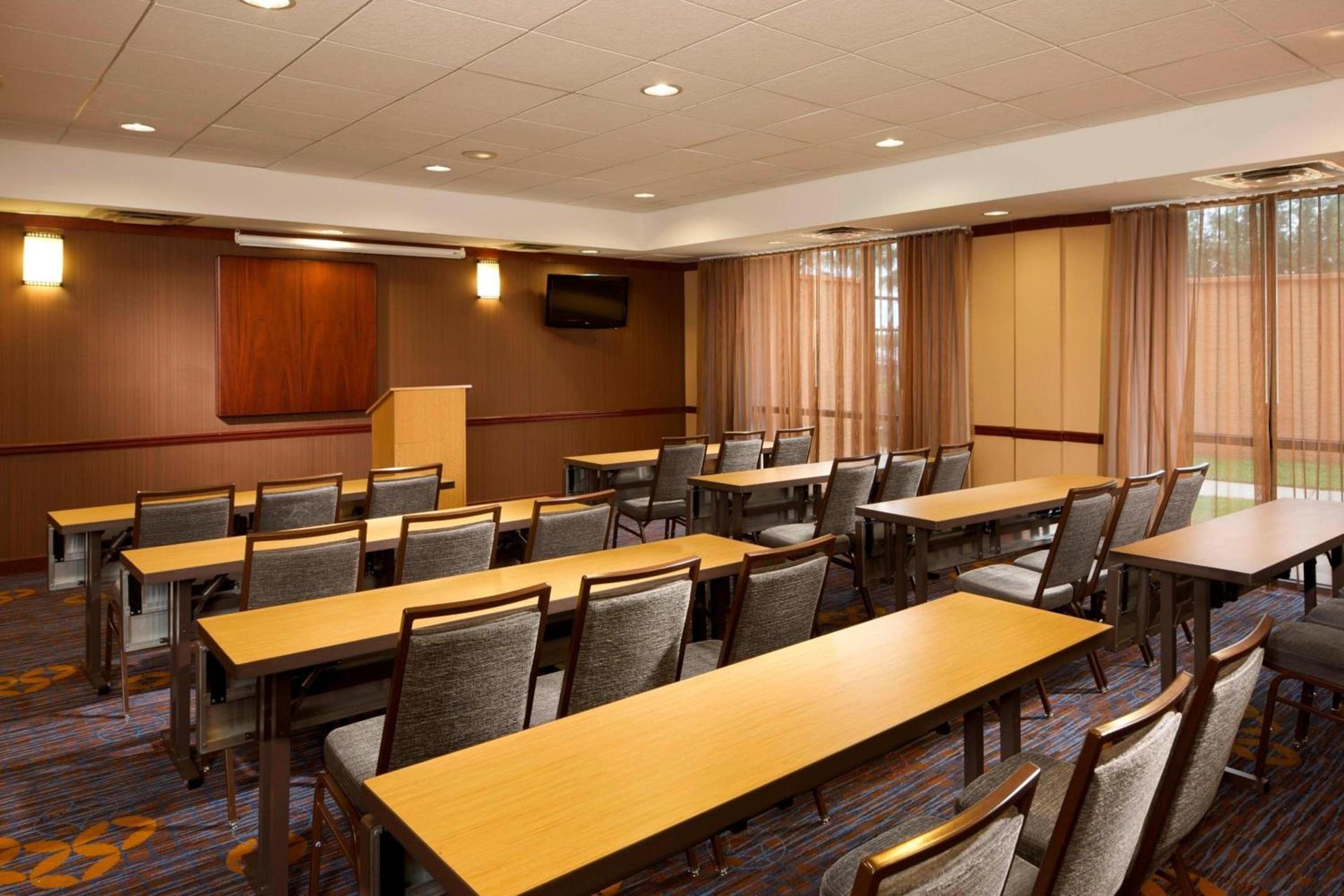 Courtyard by Marriott Brownsville photo 27