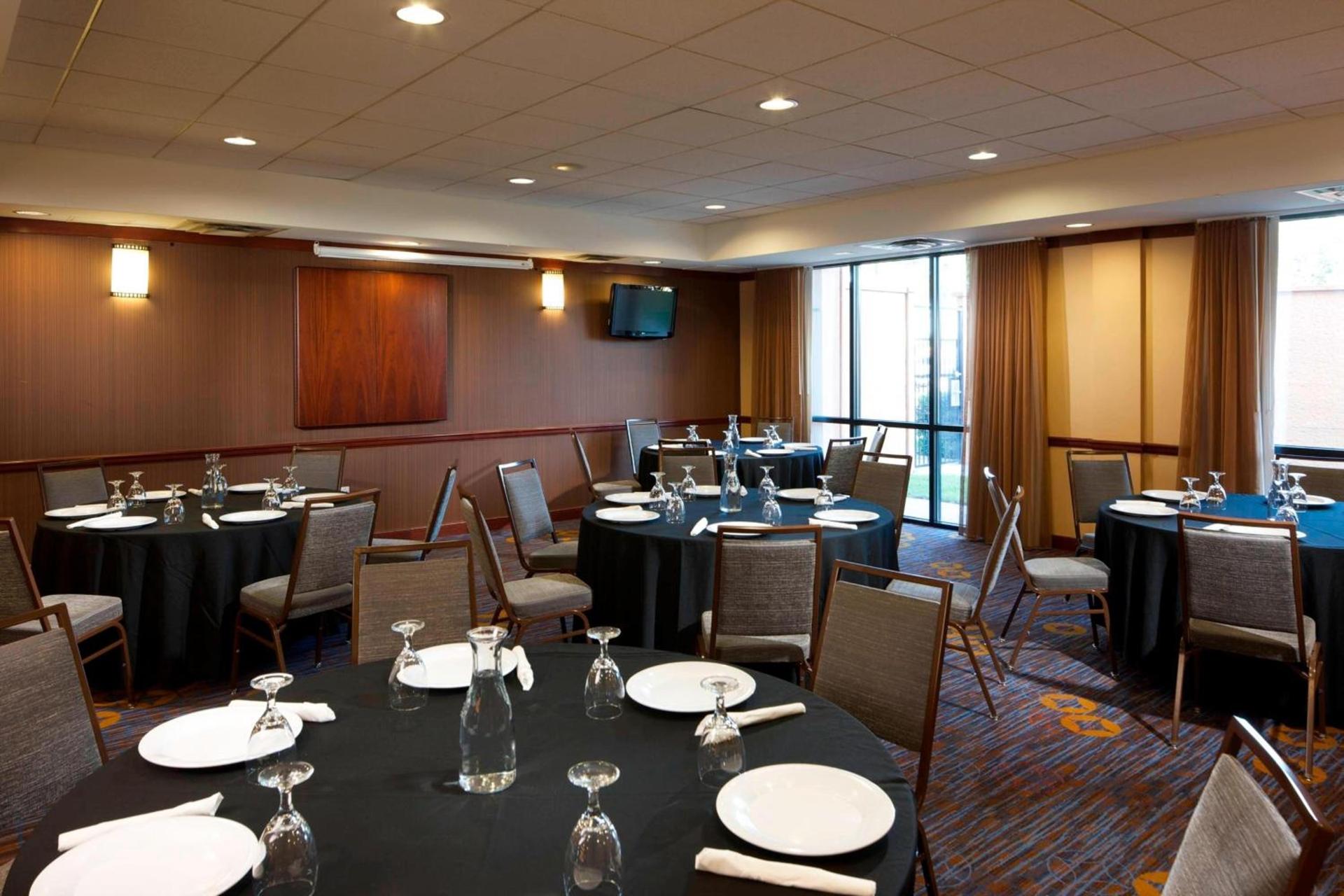 Courtyard by Marriott Brownsville photo 29