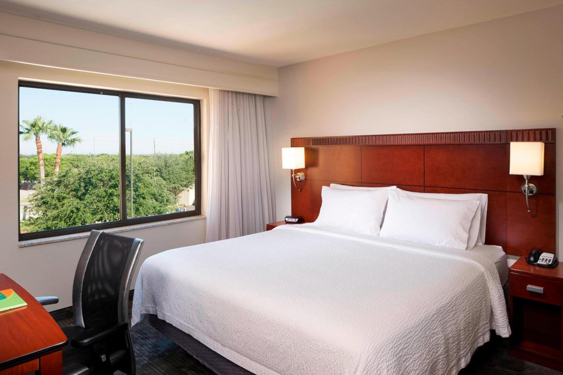 Courtyard by Marriott Brownsville photo 5