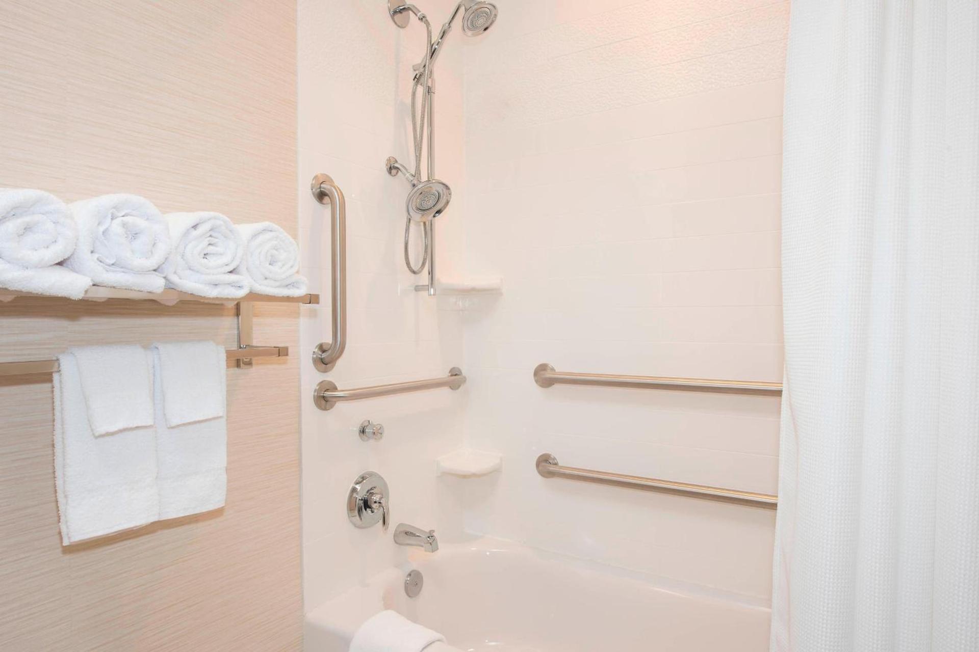 Fairfield Inn & Suites by Marriott Fredericksburg Texas photo 8