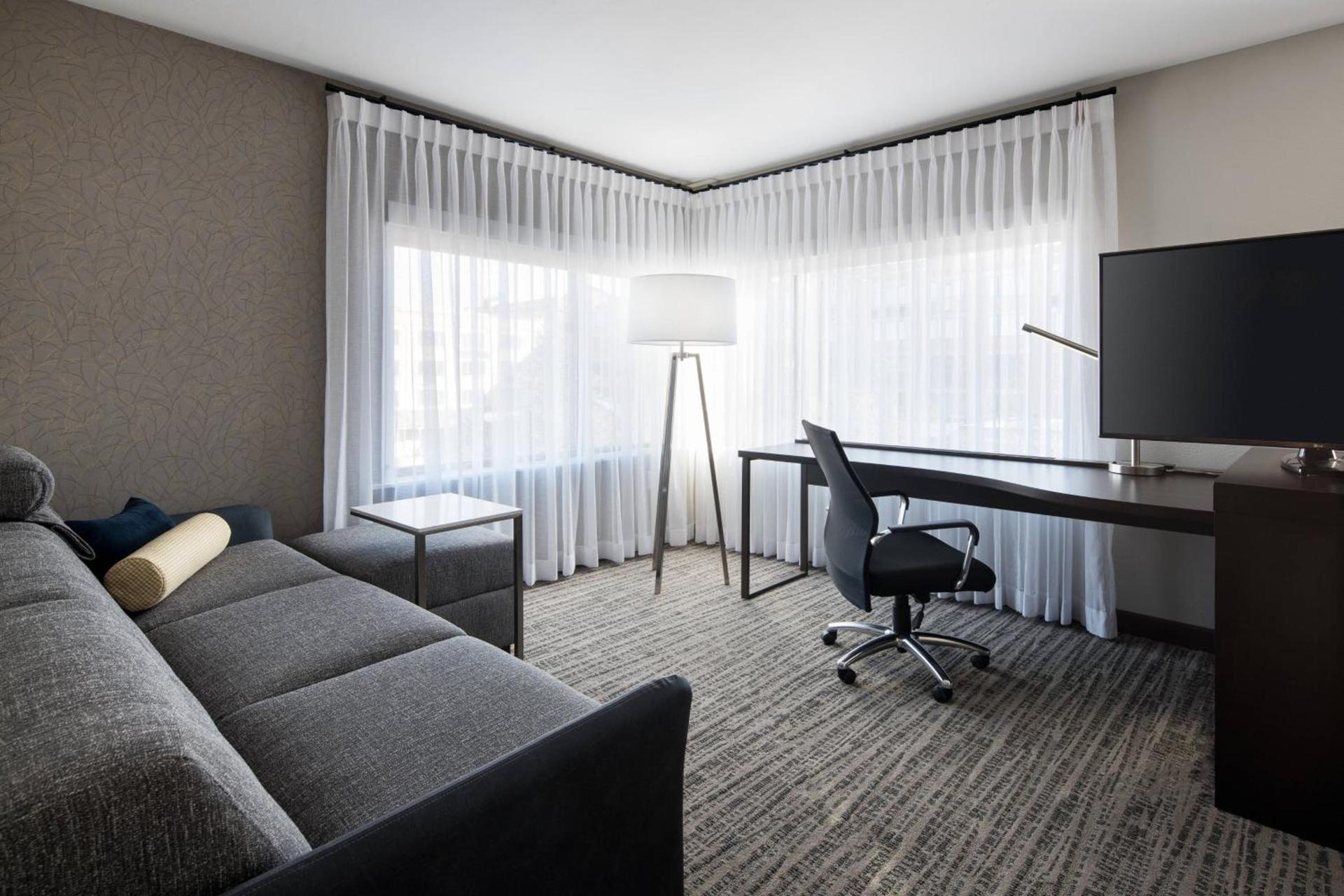 Residence Inn by Marriott Boulder Canyon Boulevard photo 14