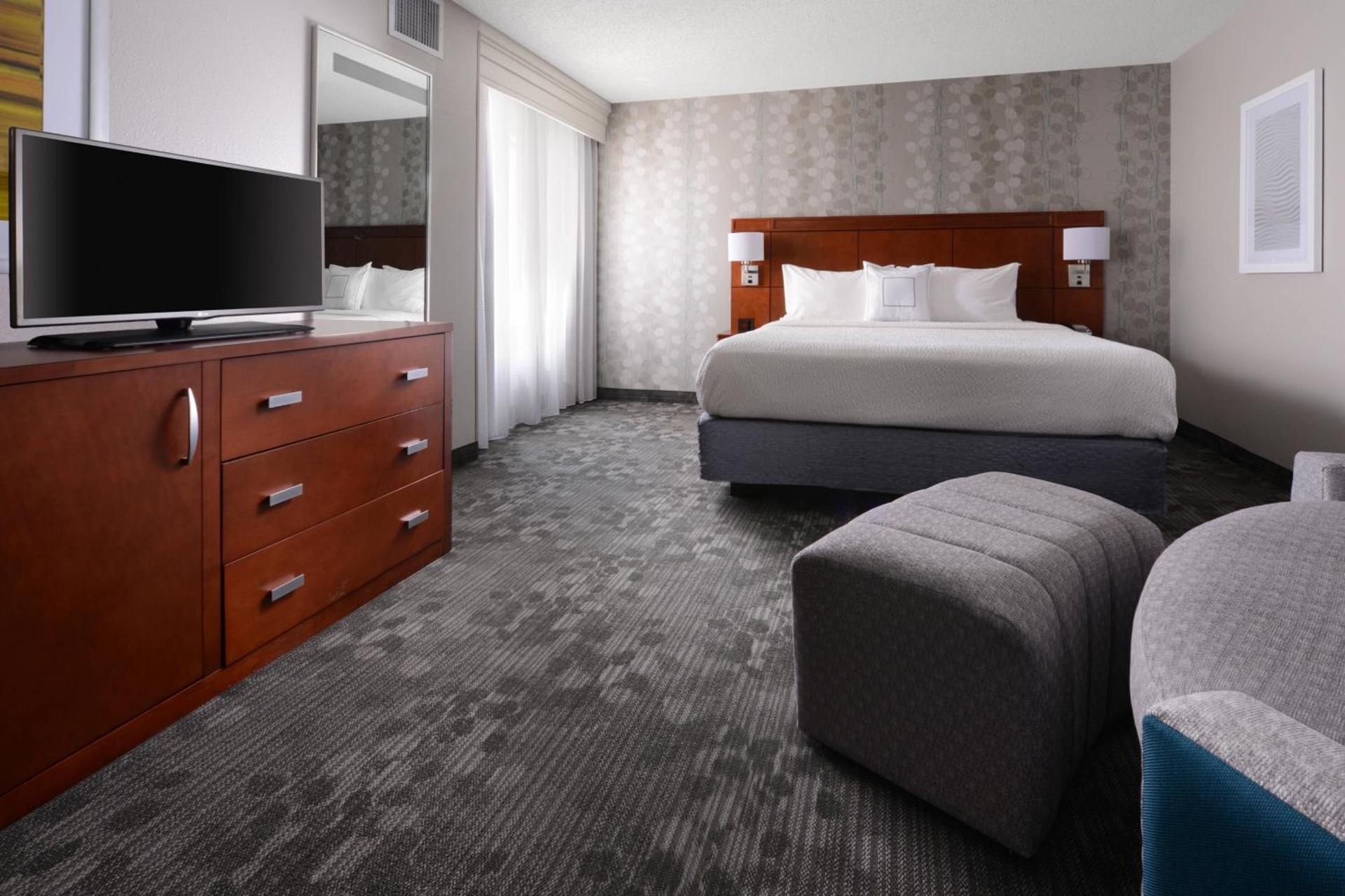 Courtyard Marriott Houston Pearland photo 9