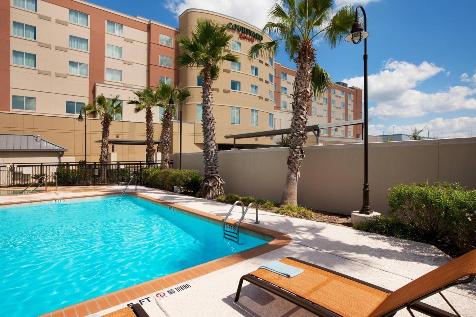 Courtyard Marriott Houston Pearland photo 24