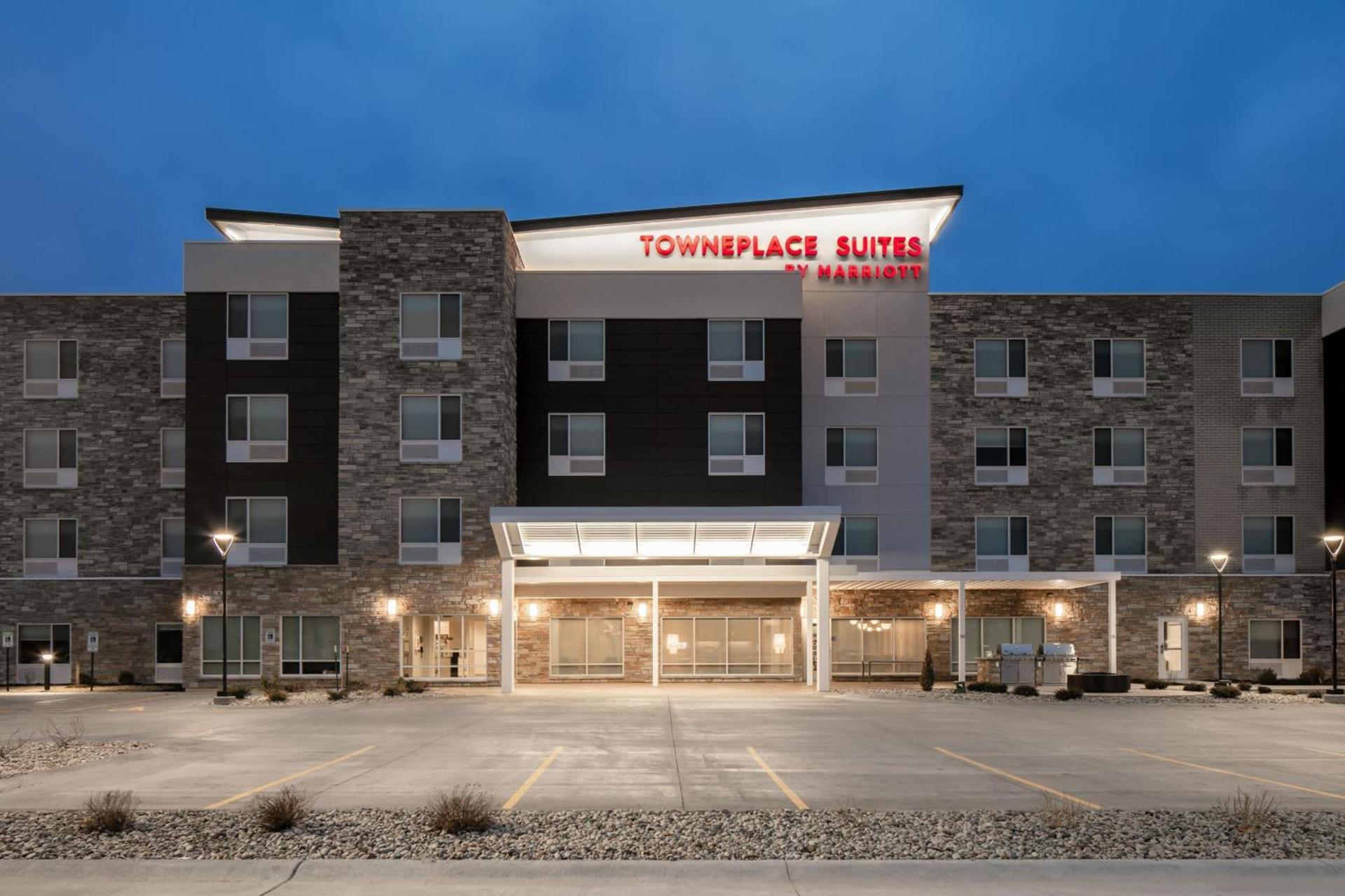 TownePlace Suites by Marriott Oshkosh photo 2