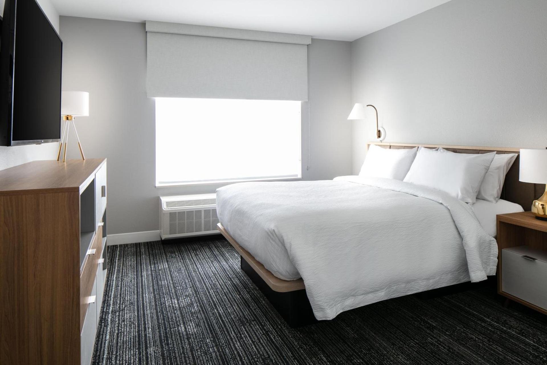 TownePlace Suites by Marriott Oshkosh photo 11