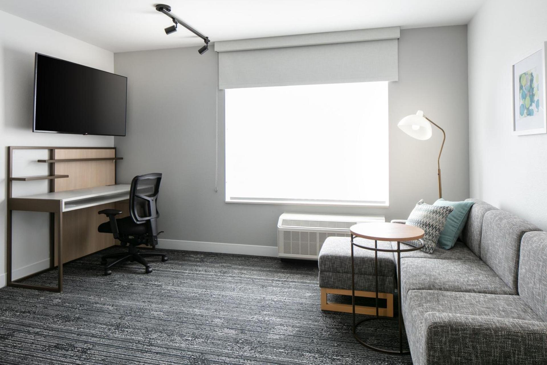 TownePlace Suites by Marriott Oshkosh photo 16