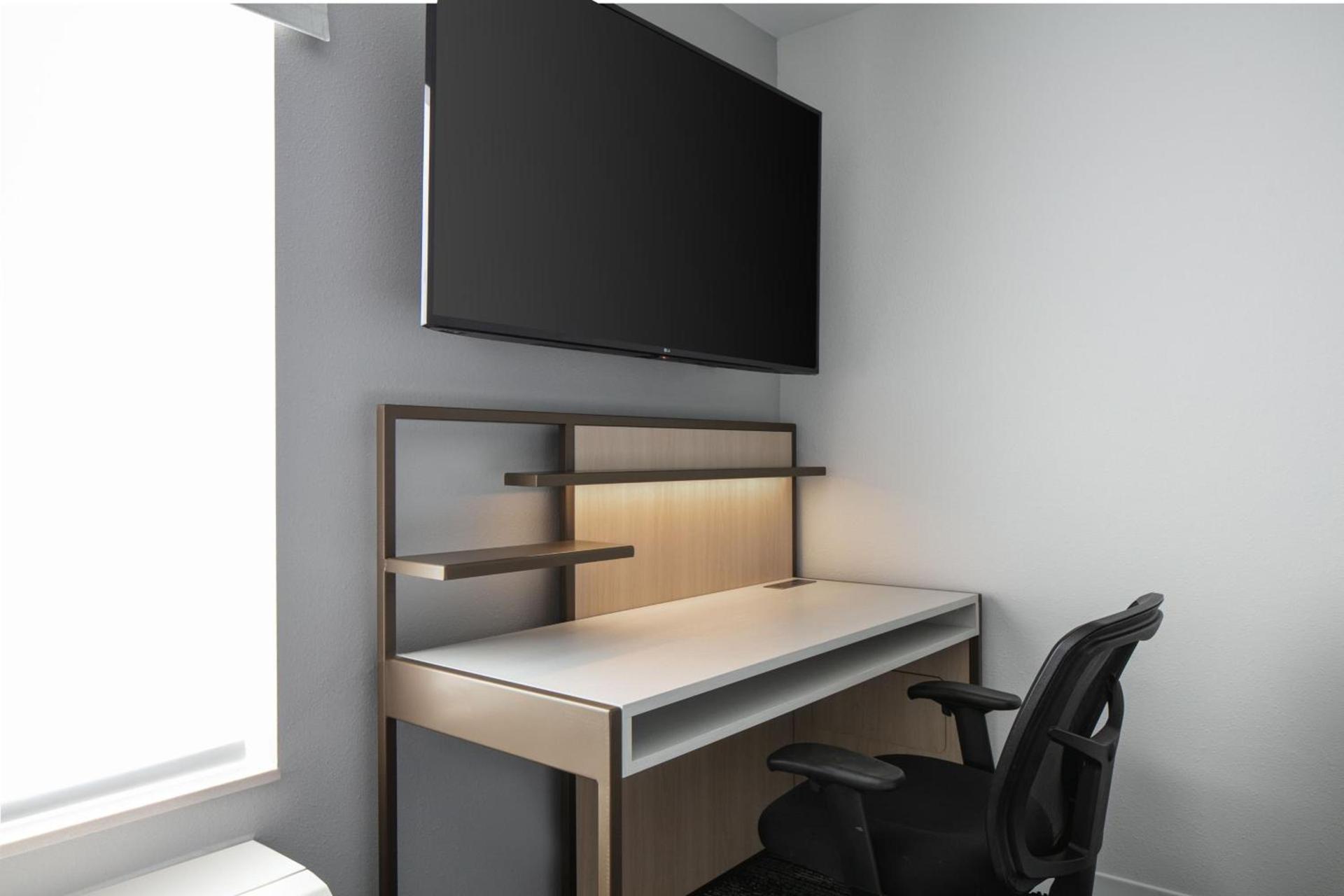 TownePlace Suites by Marriott Oshkosh photo 17