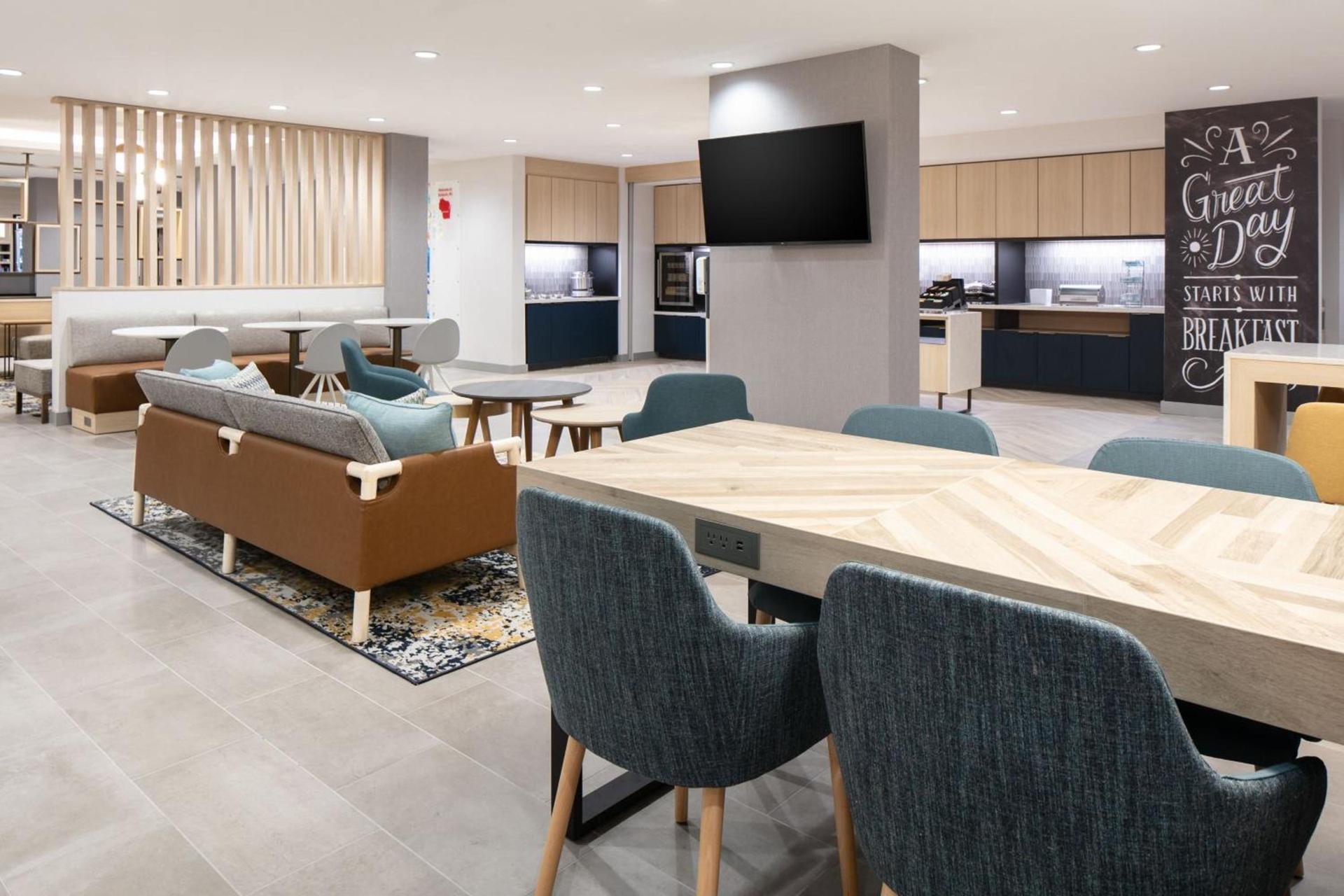 TownePlace Suites by Marriott Oshkosh photo 26