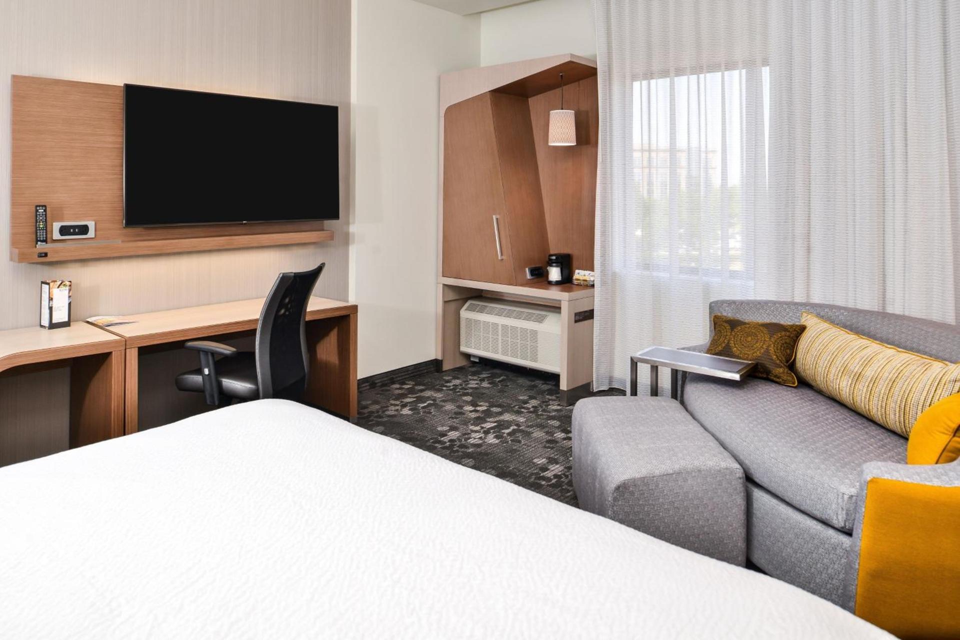 Courtyard by Marriott Charlotte Northlake photo 11