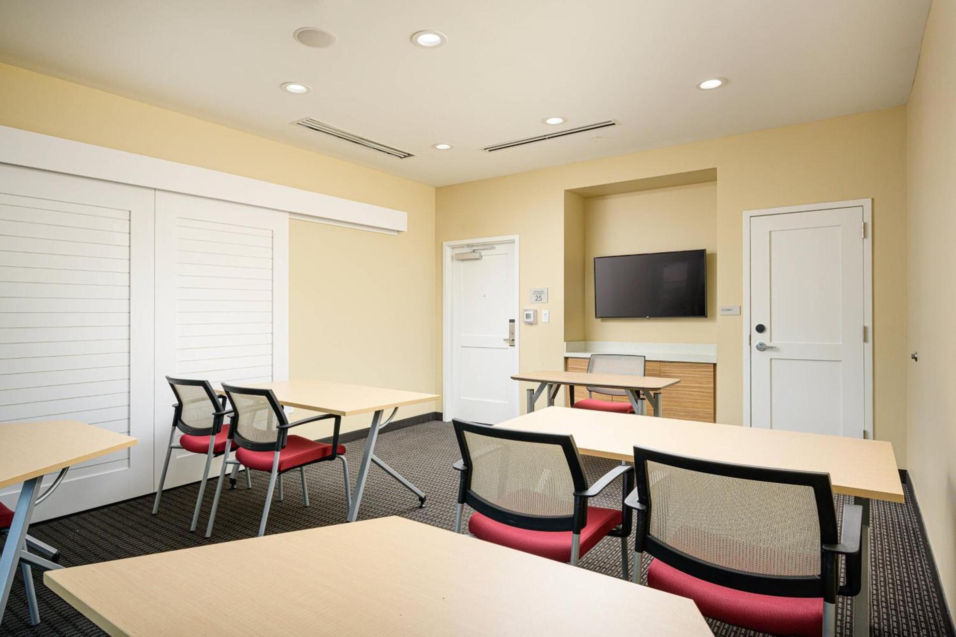 TownePlace Suites by Marriott Tuscaloosa photo 32