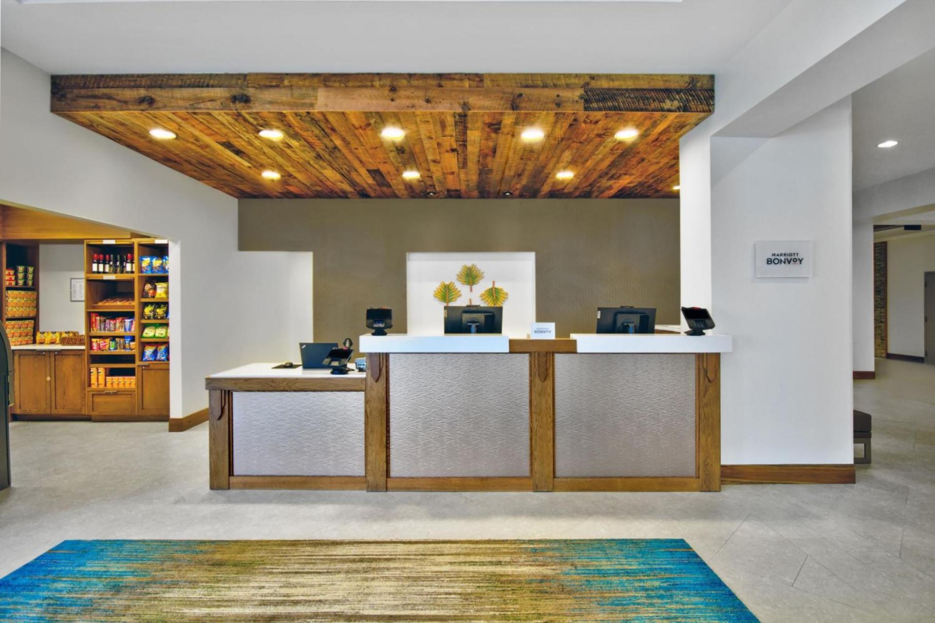 Fairfield by Marriott Inn & Suites Orlando at FLAMINGO CROSSINGS® Town Center photo 4
