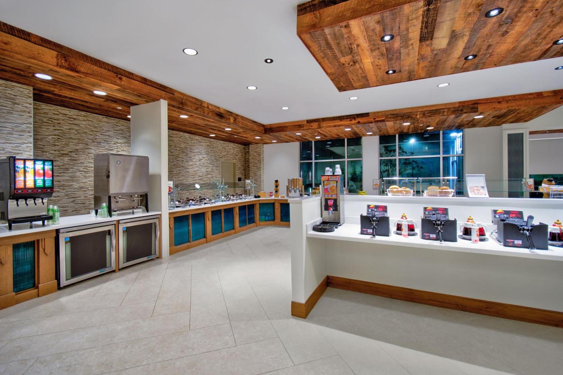 Fairfield by Marriott Inn & Suites Orlando at FLAMINGO CROSSINGS® Town Center photo 30
