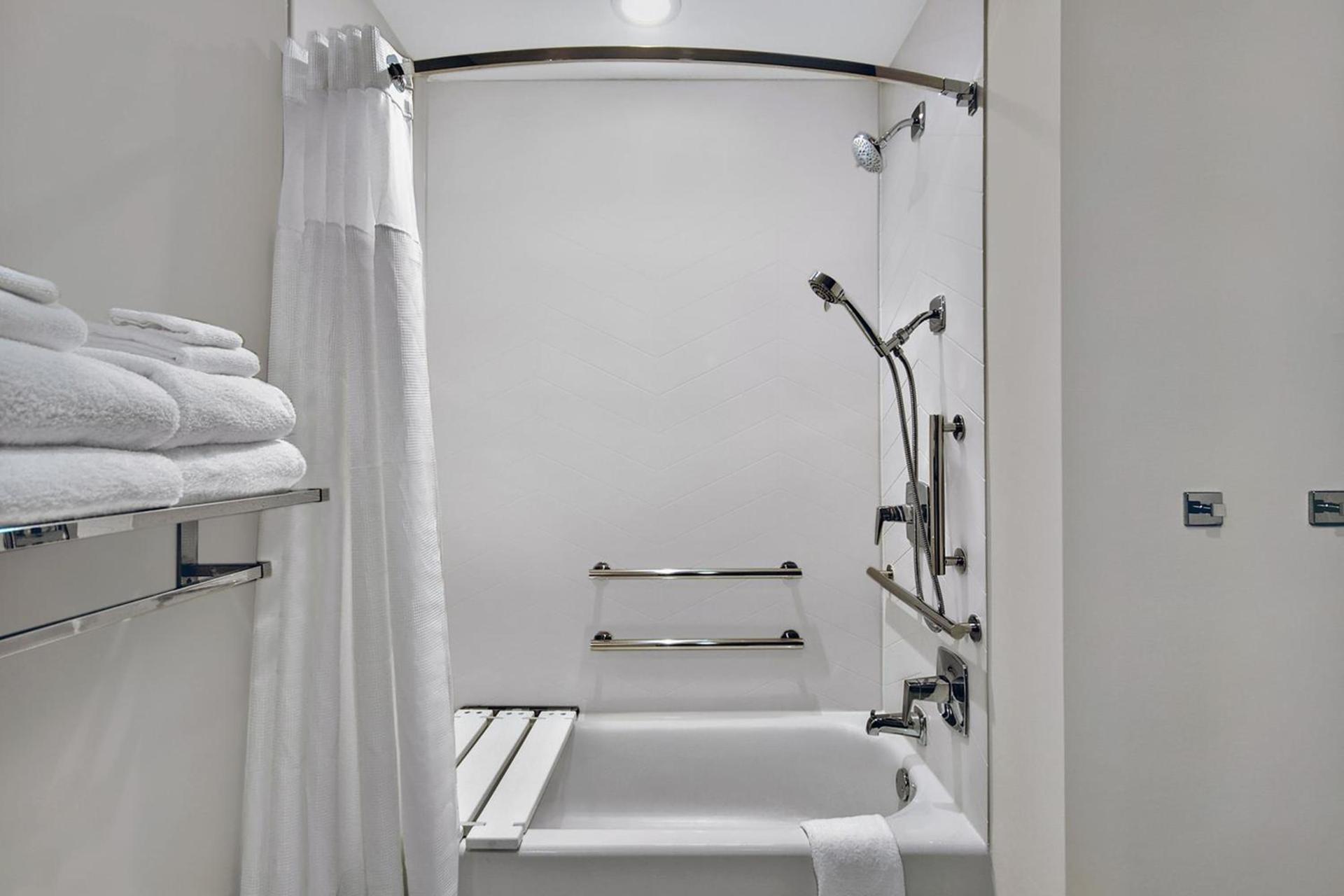 Fairfield by Marriott Inn & Suites Orlando at FLAMINGO CROSSINGS® Town Center photo 15