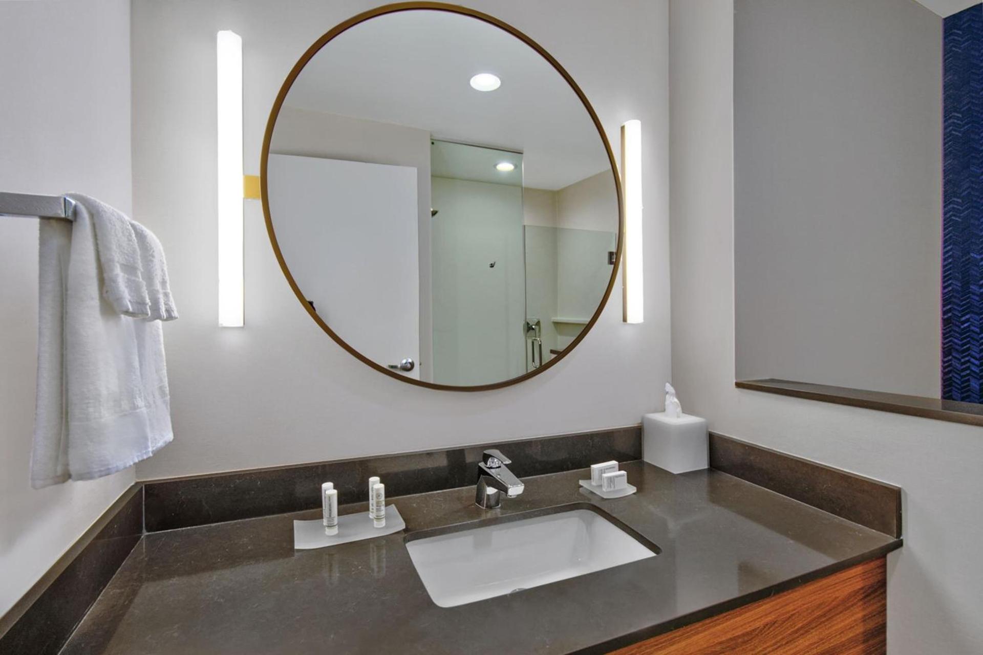 Fairfield by Marriott Inn & Suites Orlando at FLAMINGO CROSSINGS® Town Center photo 18