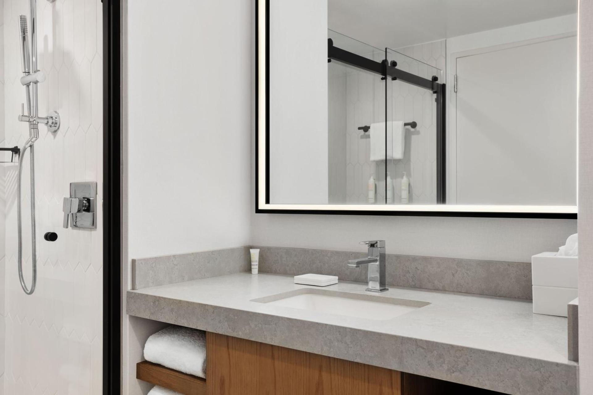 Marina del Rey Marriott photo 12