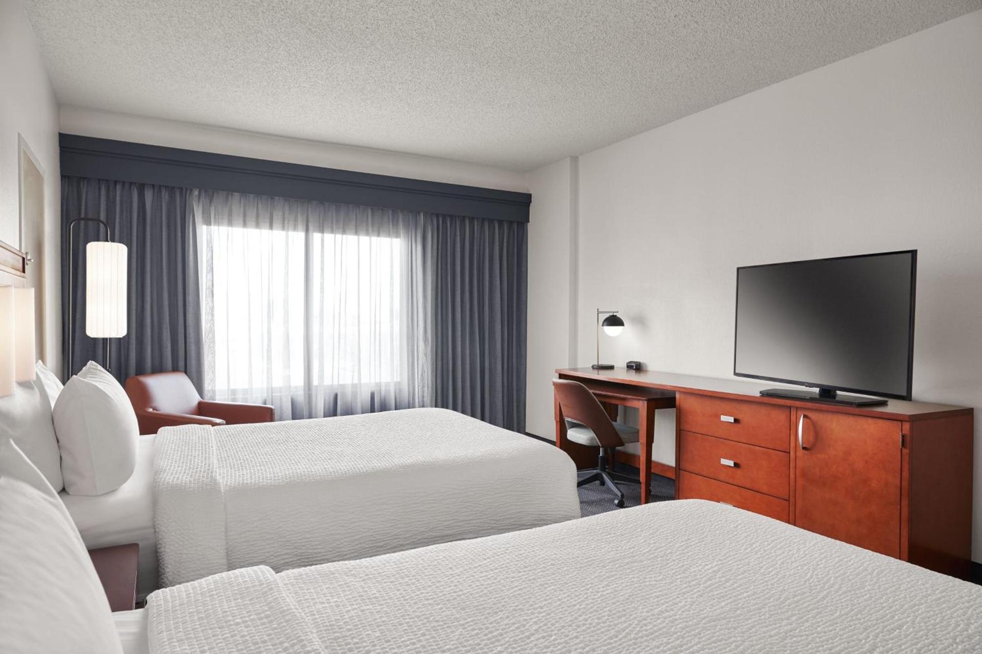 Courtyard by Marriott St. Louis Downtown West photo 9
