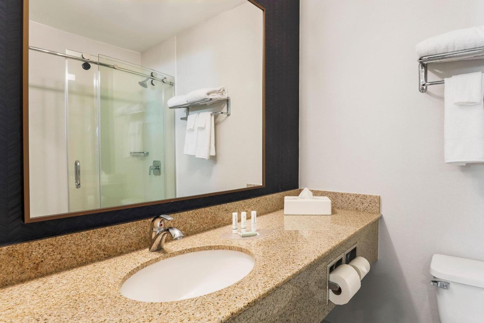 Fairfield Inn and Suites by Marriott San Jose Airport photo 12