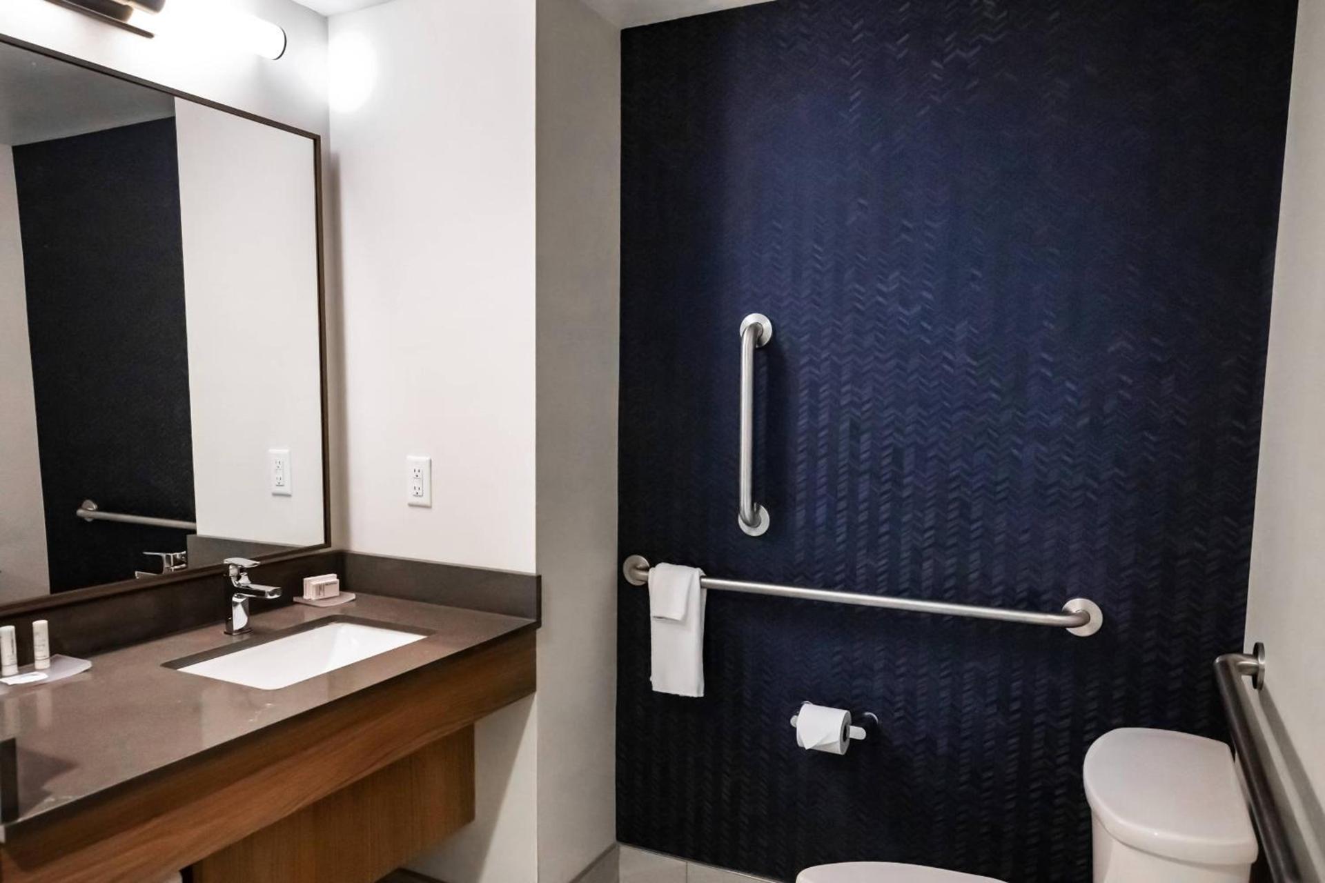 Fairfield by Marriott Inn & Suites Louisville Airport photo 6